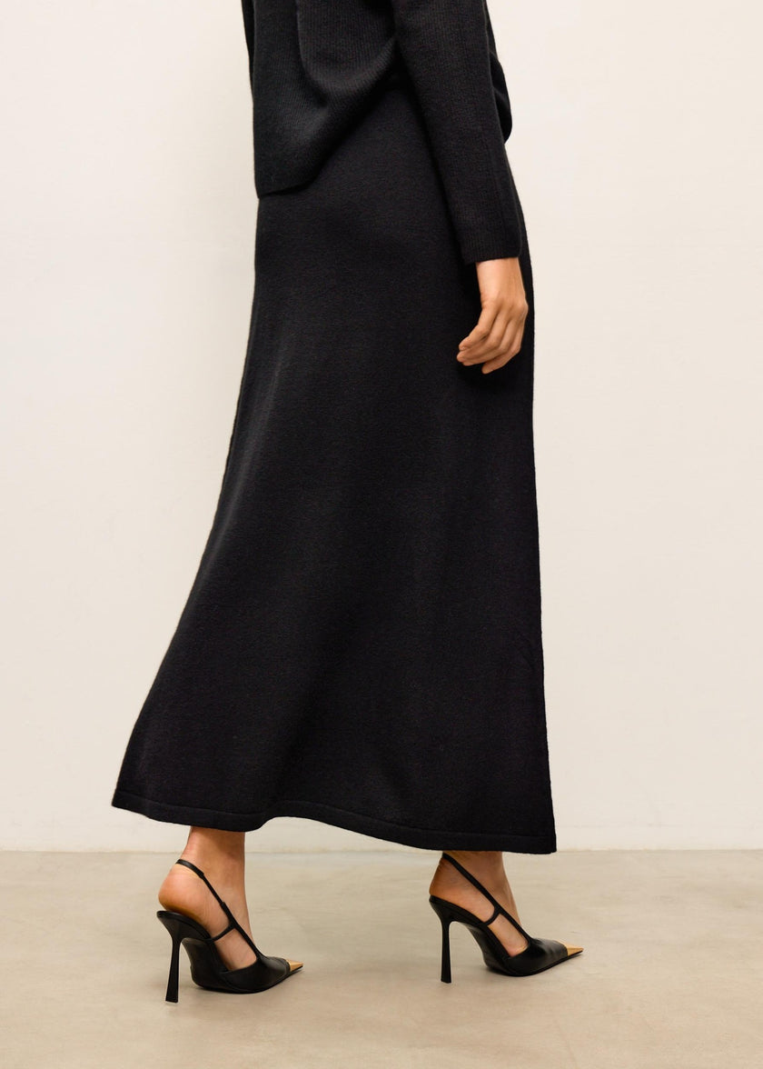 ALESSANDRA slit skirt, black