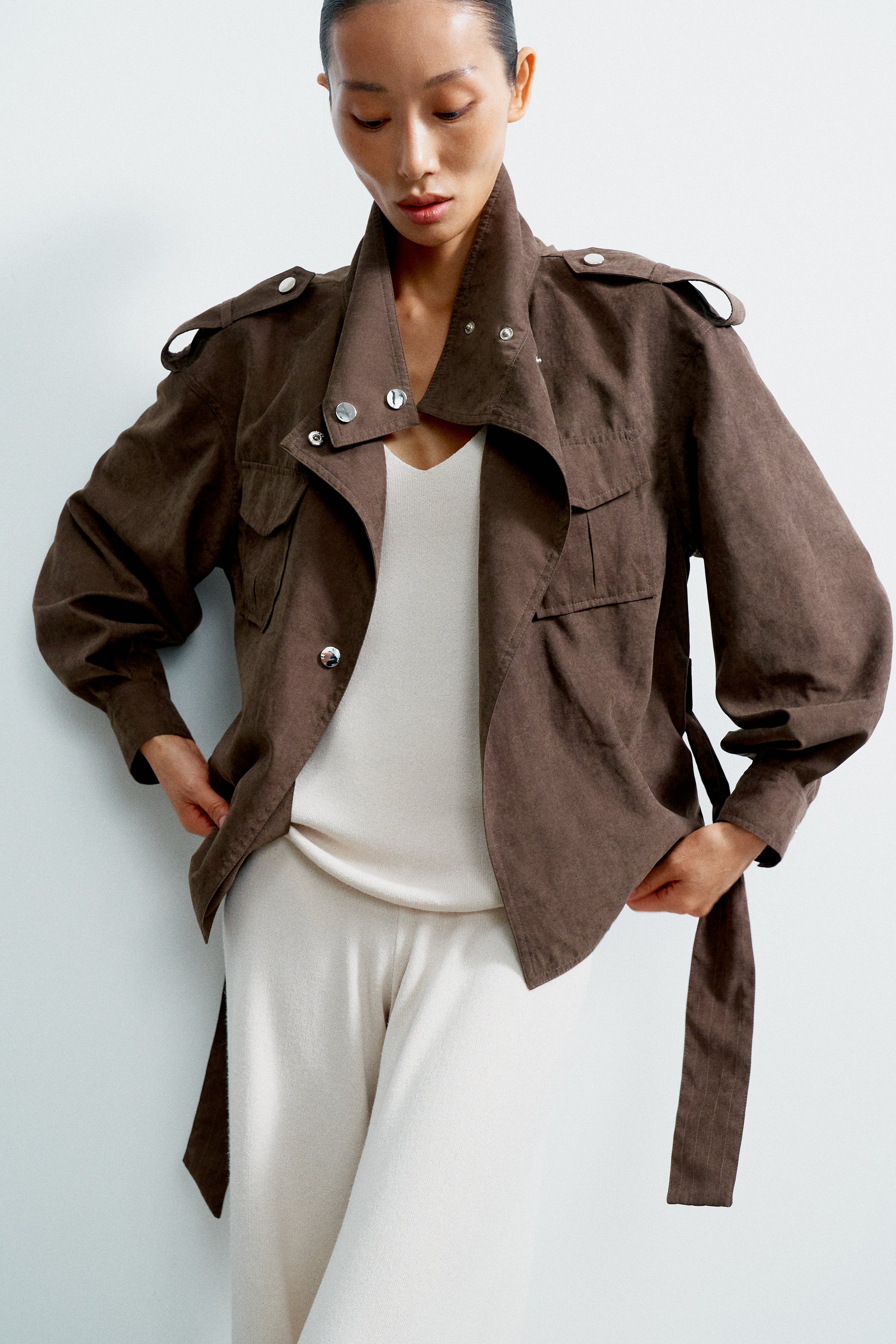 TEONA cropped trench coat, chocolate