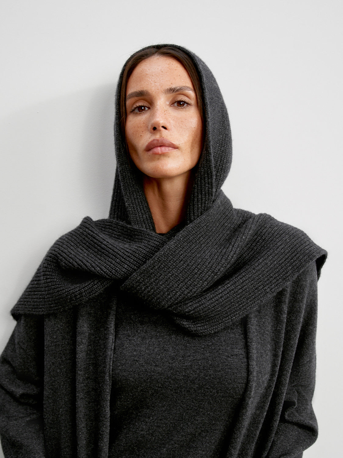 ISABEL capor, anthracite