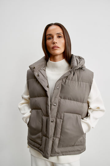 BECKY vest with removable hood