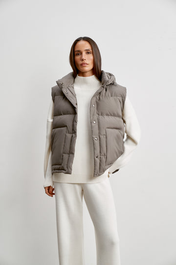 BECKY vest with removable hood