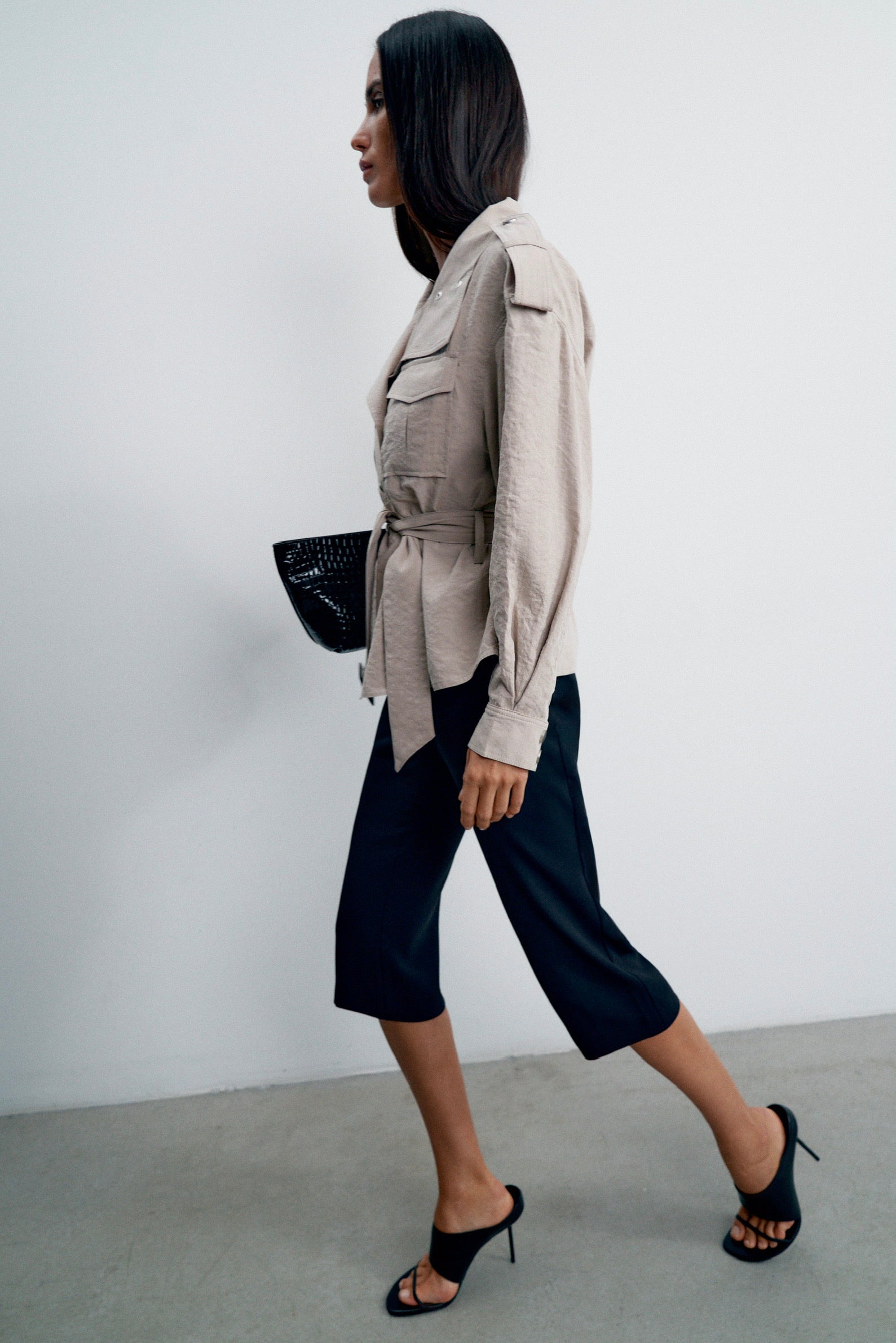 TEONA cropped safari-style cupro trench, beige