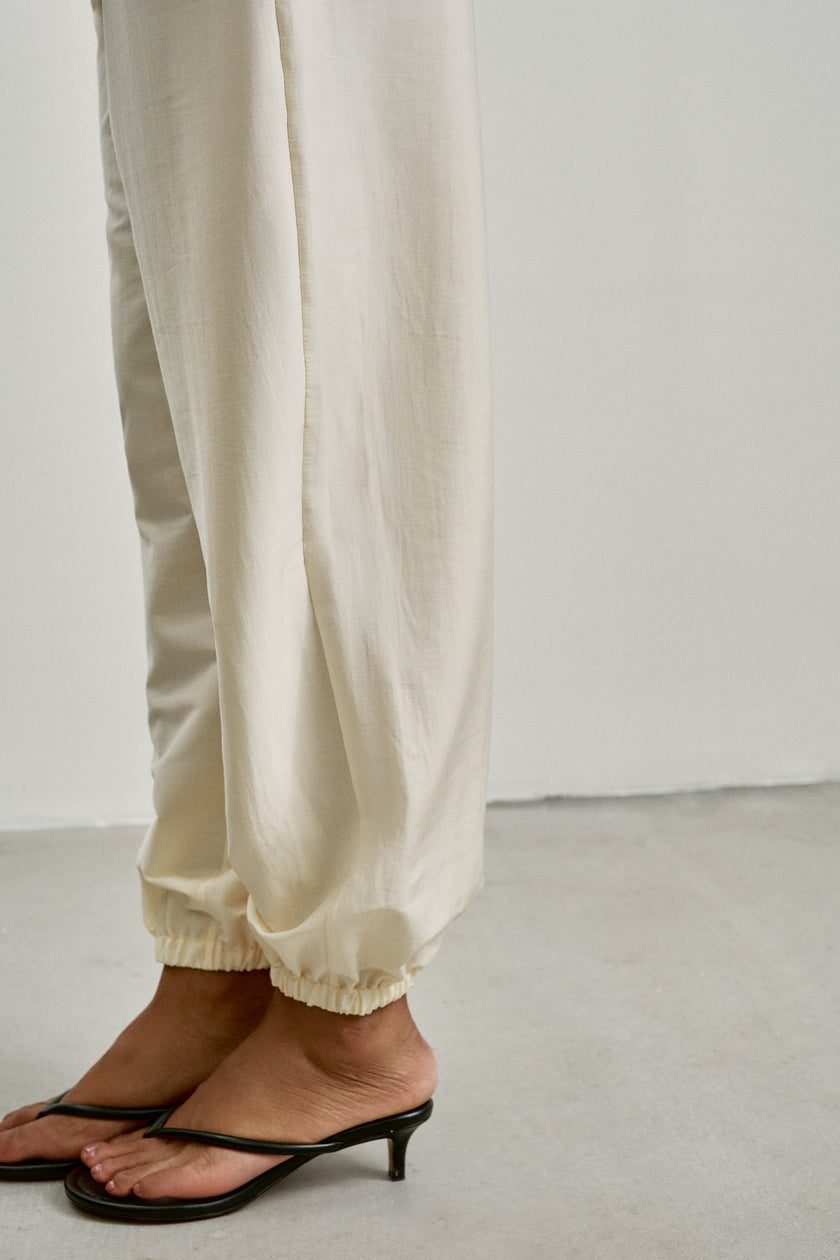 JOORY trousers, vanilla