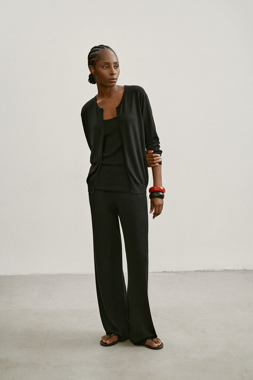 ESSENTIAL cardigan, black