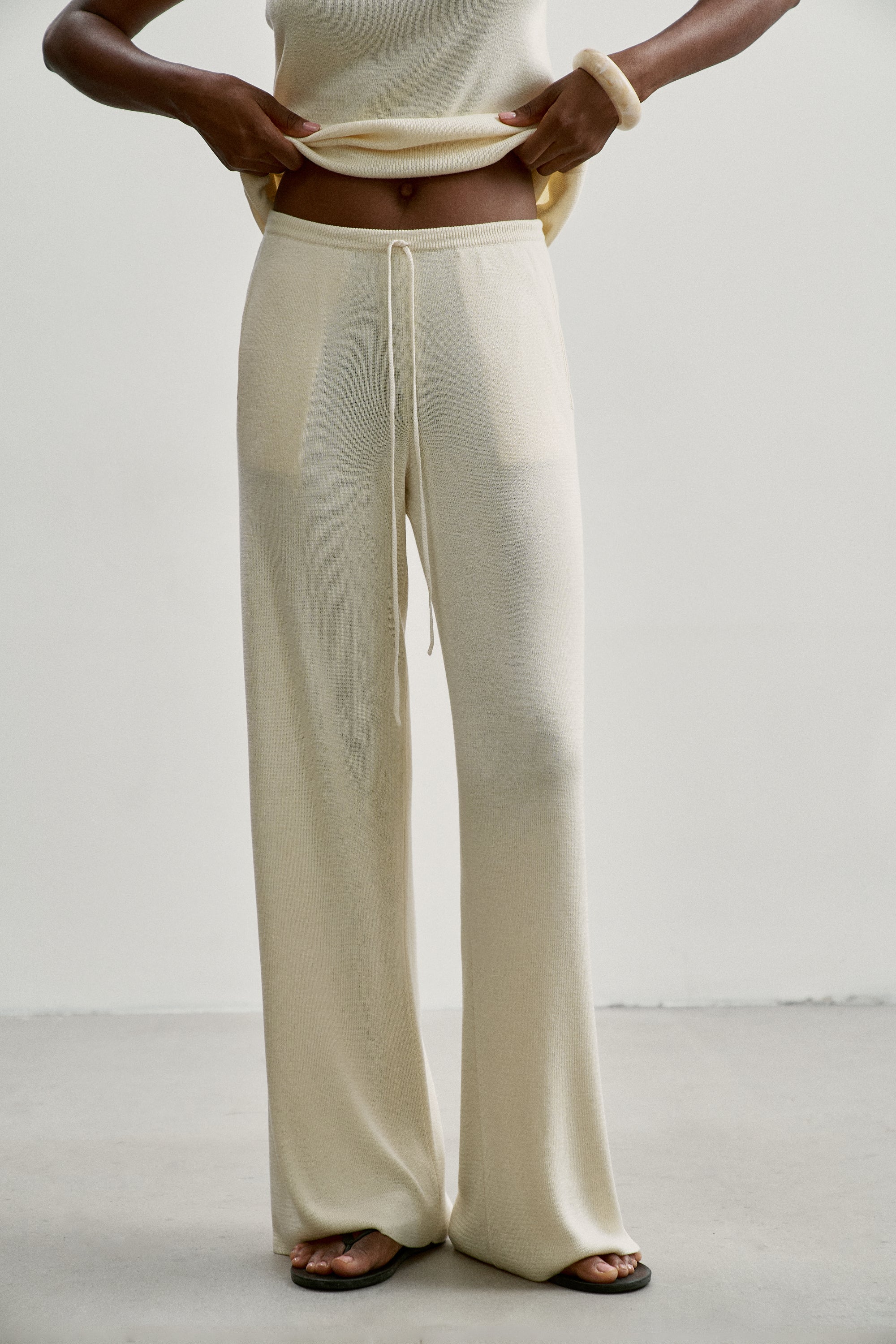 ESSENTIAL pants, milk