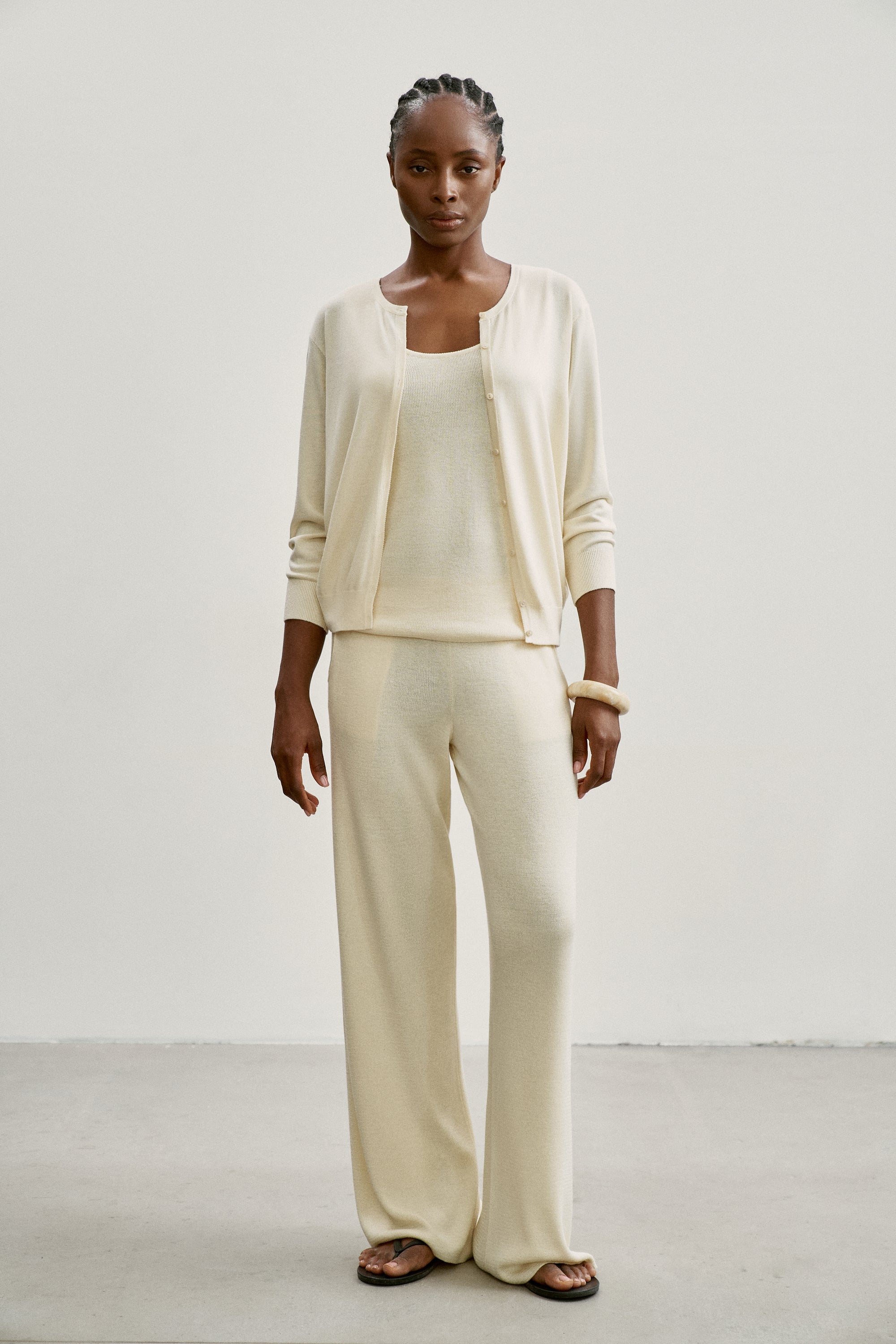 ESSENTIAL cardigan, milk