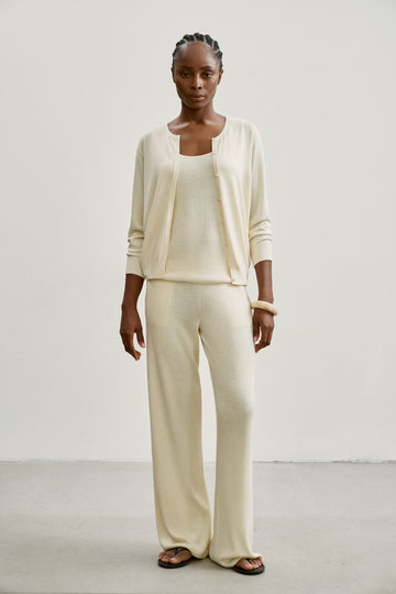 ESSENTIAL basic cardigan, milk