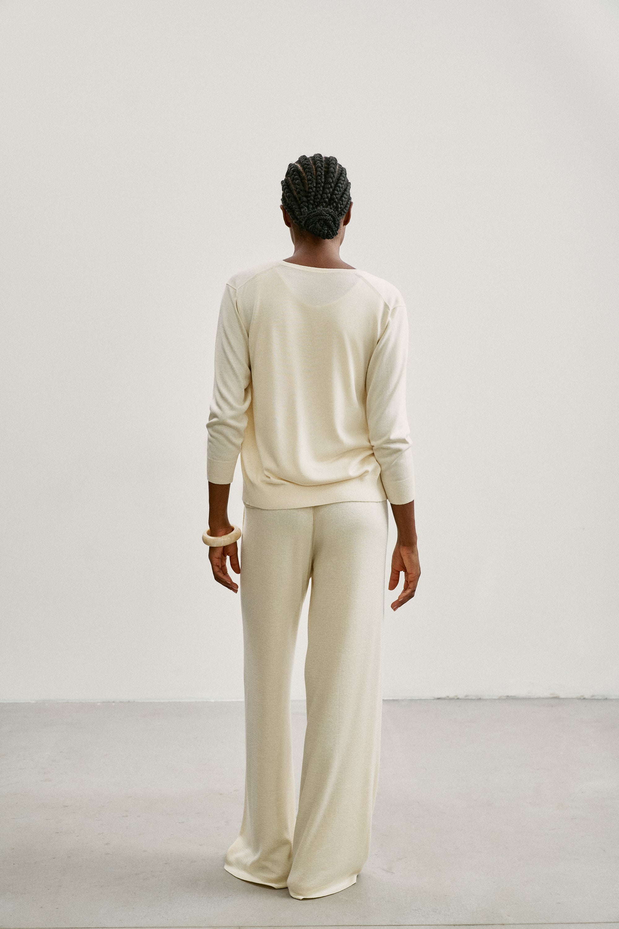 ESSENTIAL cardigan, milk