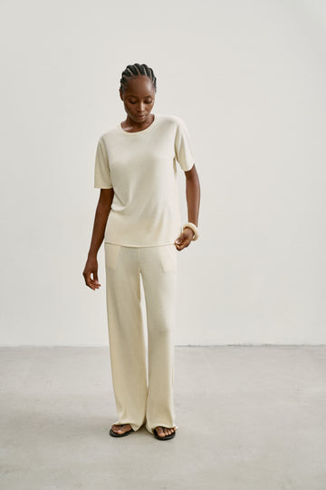 ESSENTIAL basic sweater, milk