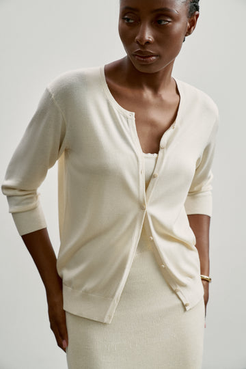 ESSENTIAL basic cardigan, milk