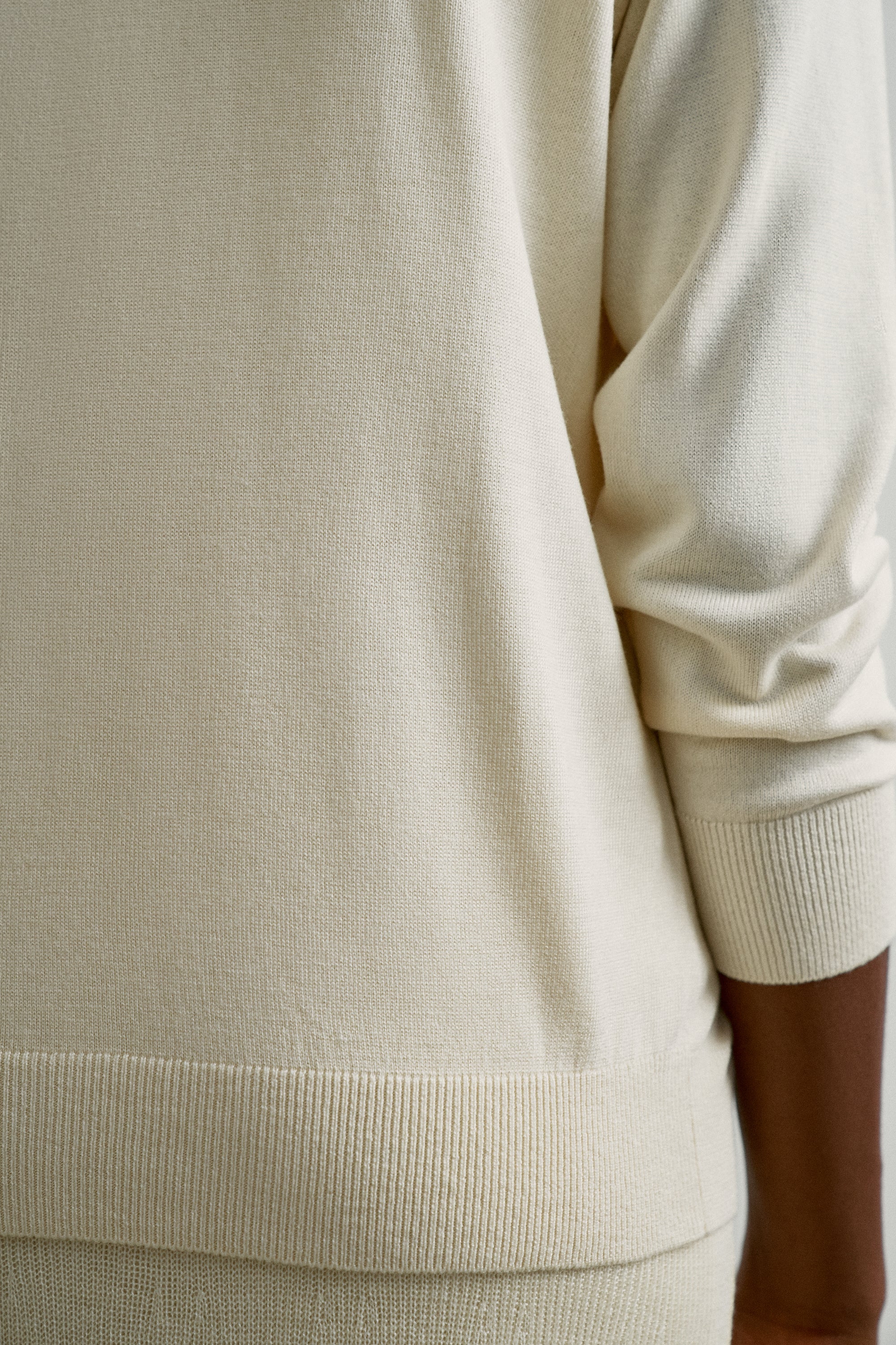 ESSENTIAL cardigan, milk