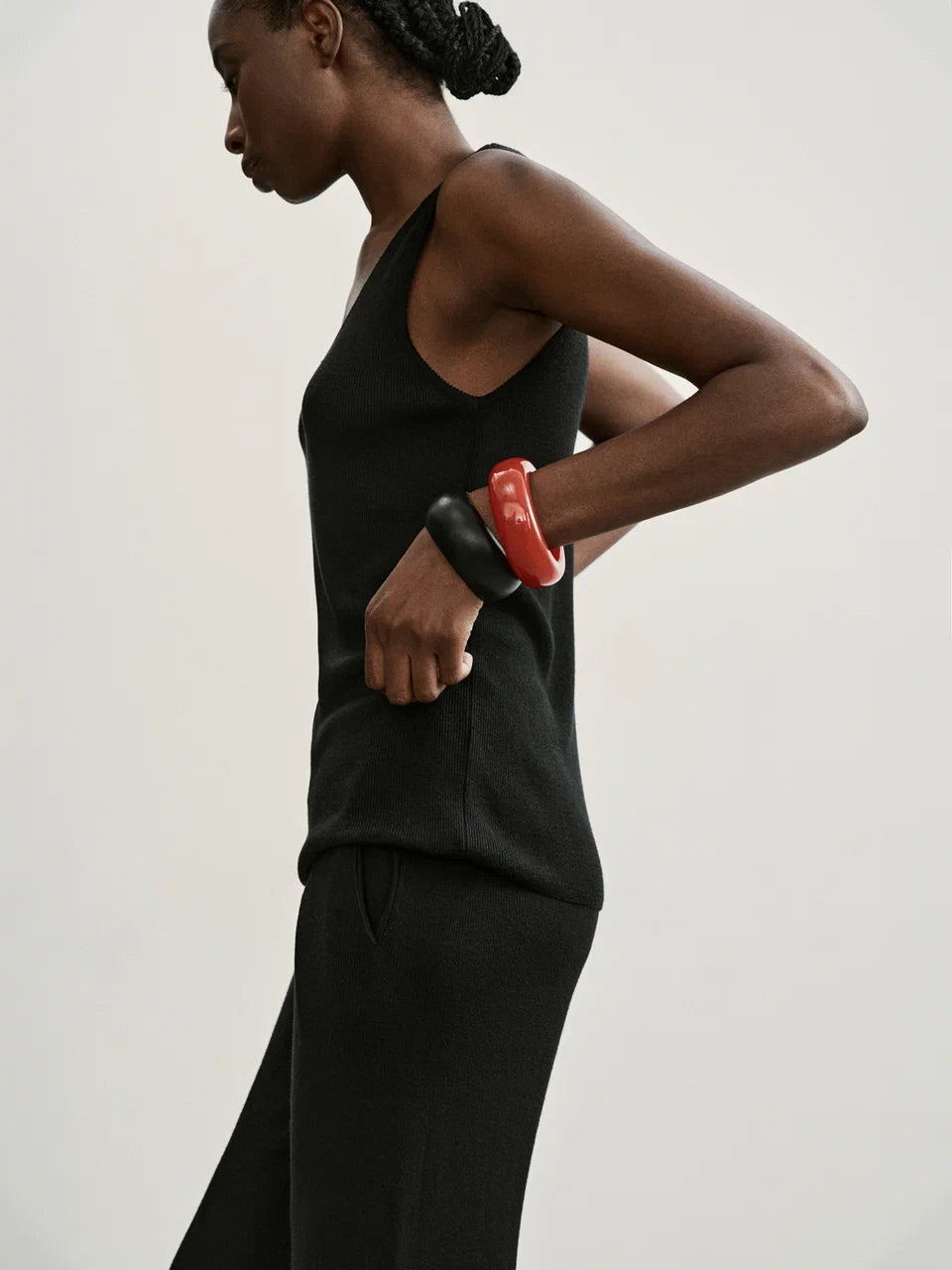 ESSENTIAL top, black