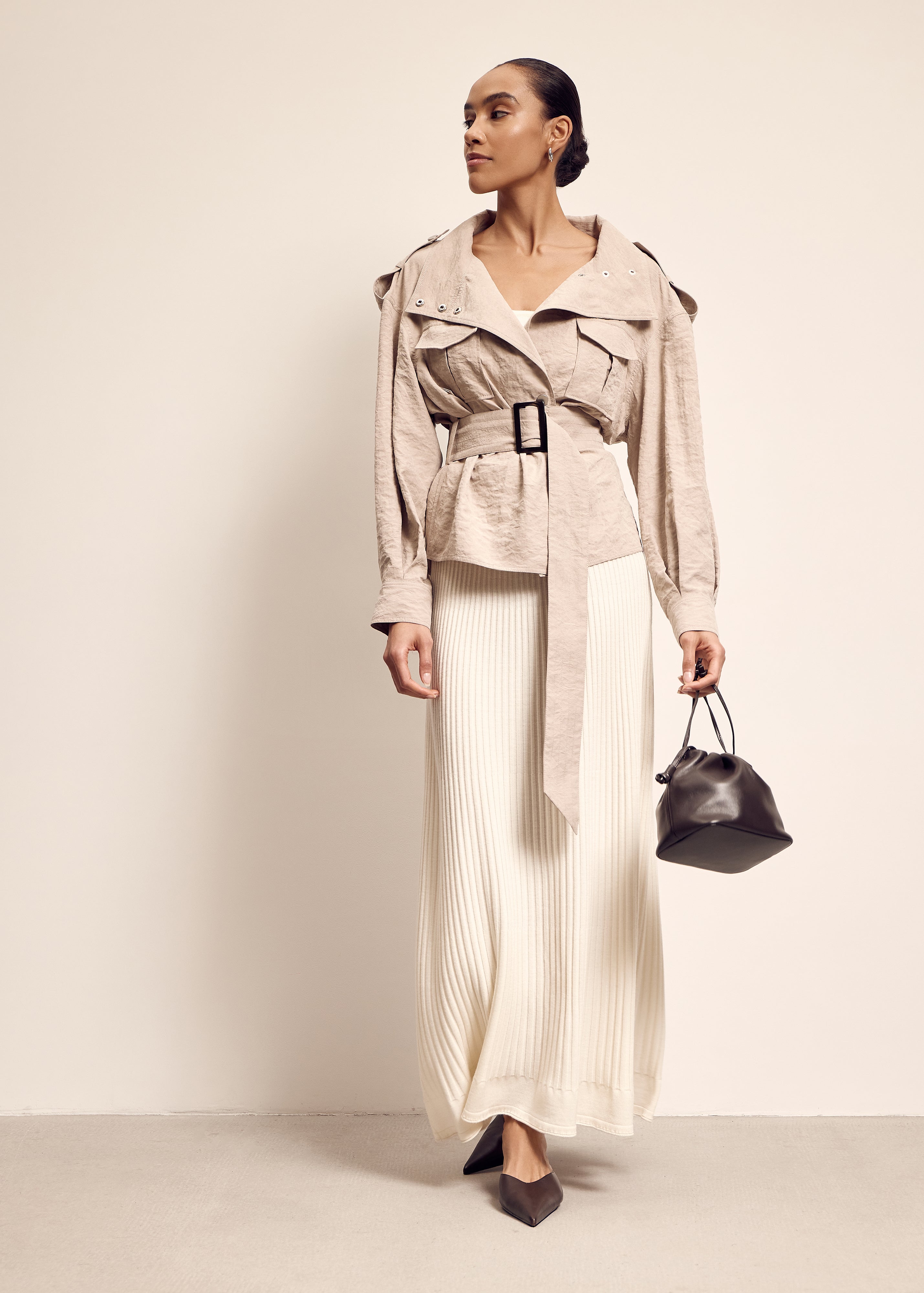 TEONA cropped trench coat, beige