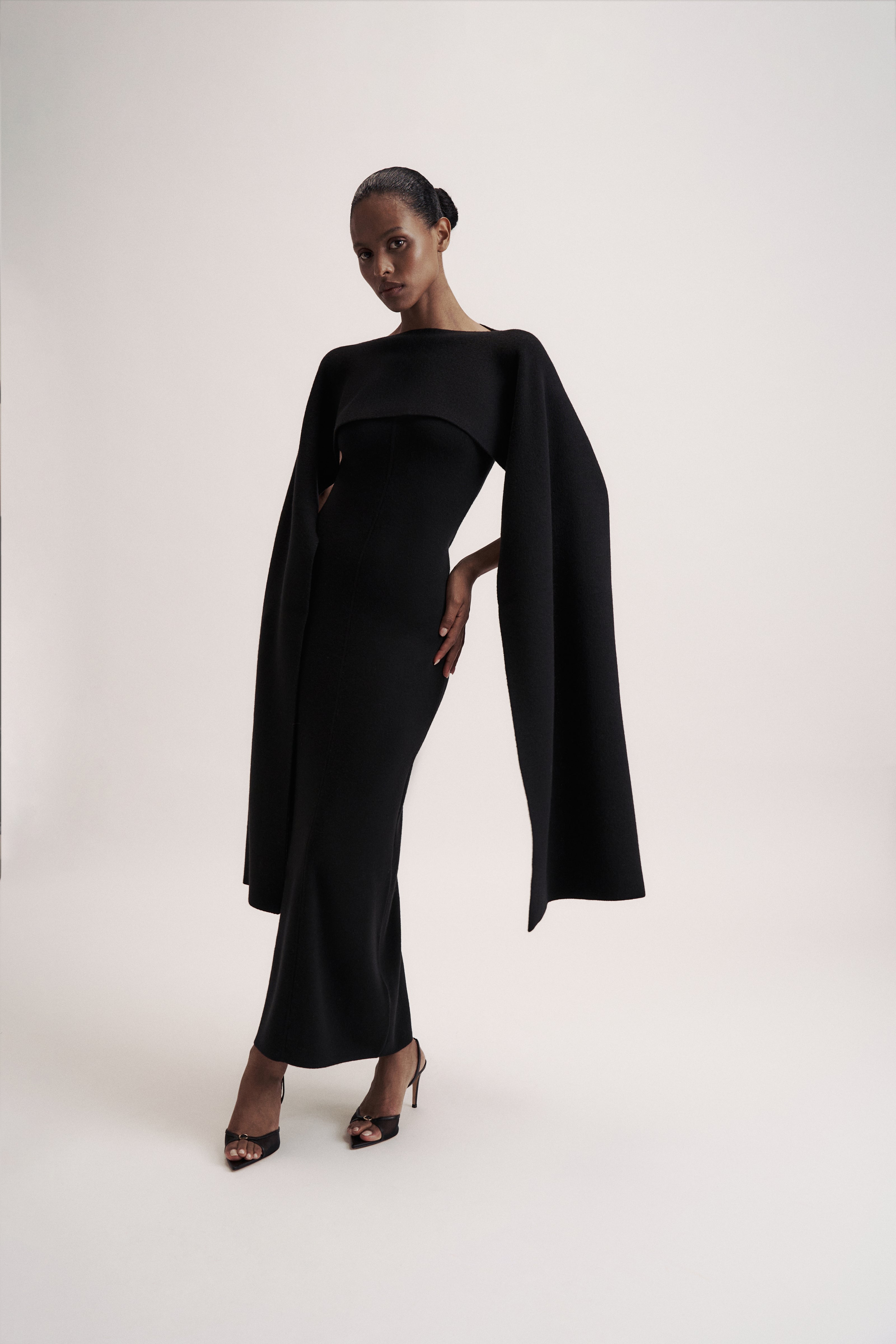 LEO asymmetric cape in merino wool, black