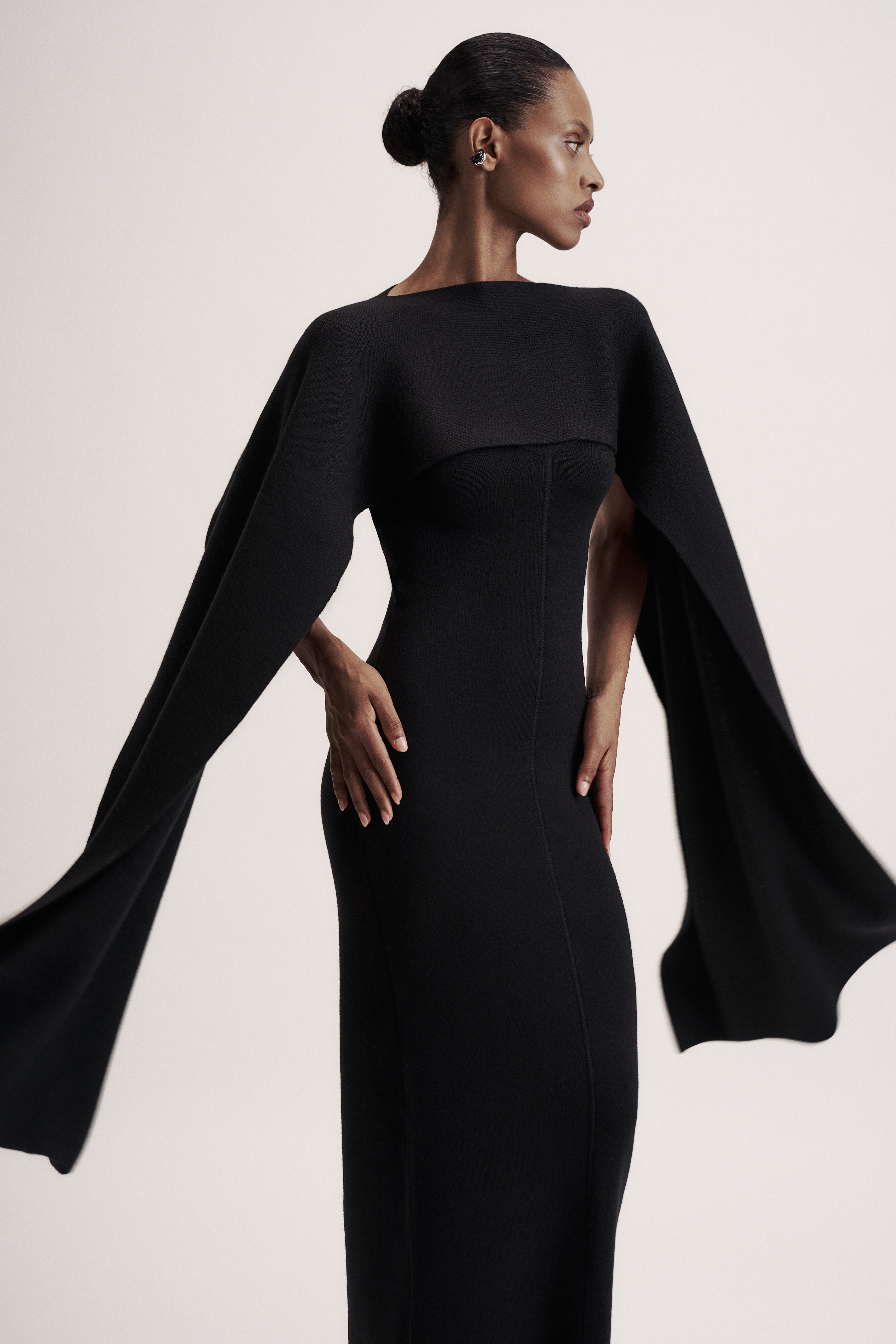 LEO asymmetric cape in merino wool, black