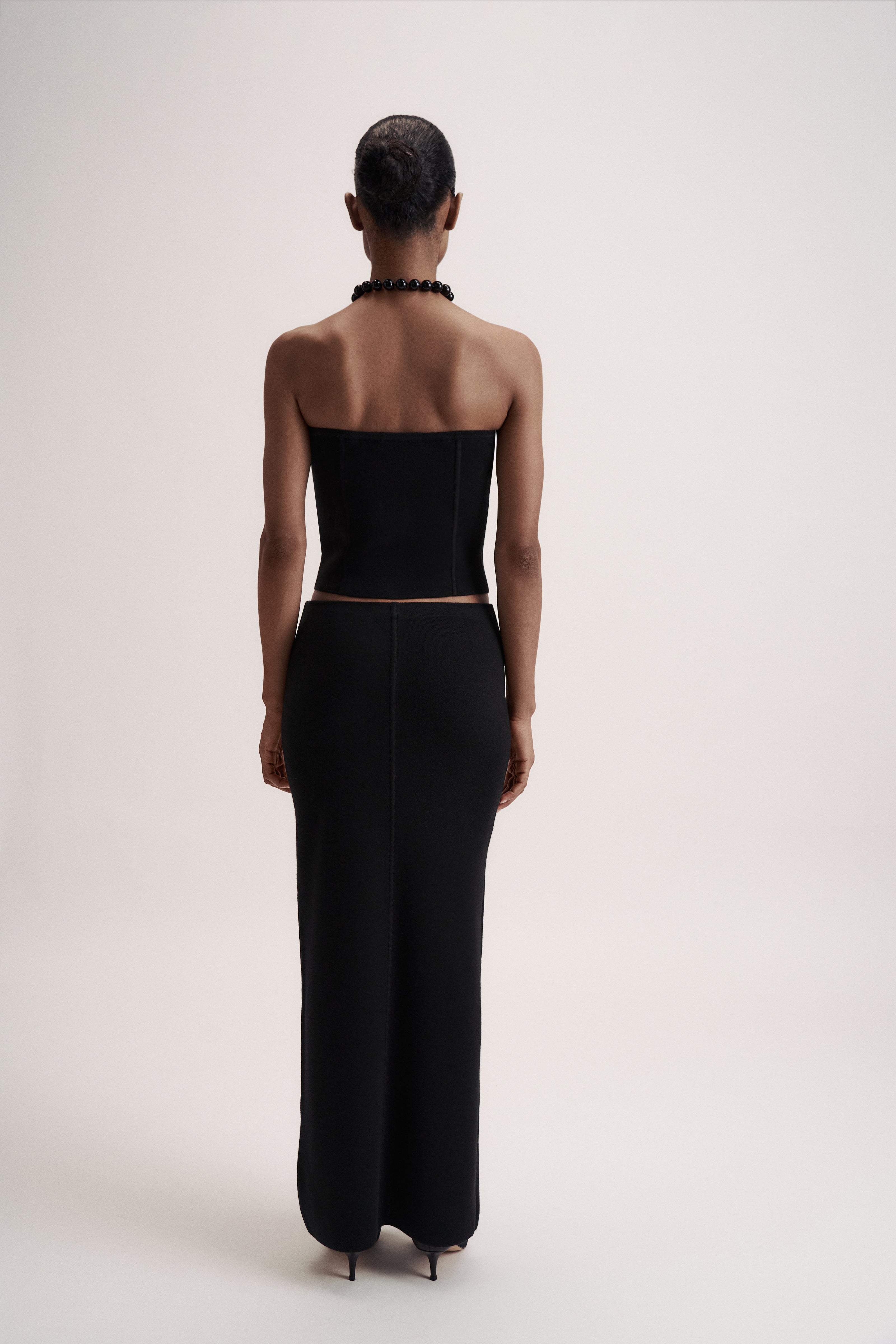 LEO fitted skirt in merino wool, black