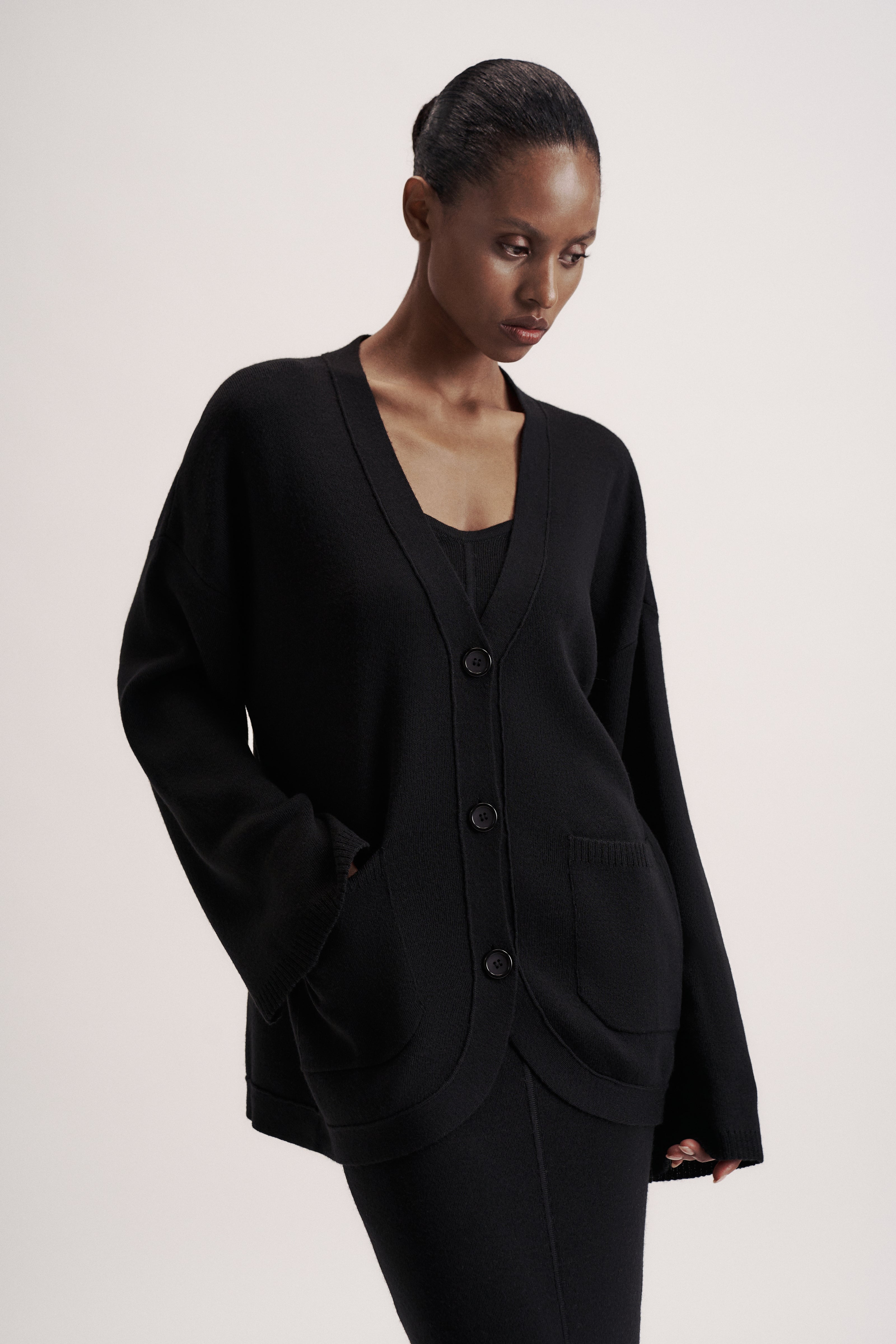 LEO merino wool cardigan with pockets, black