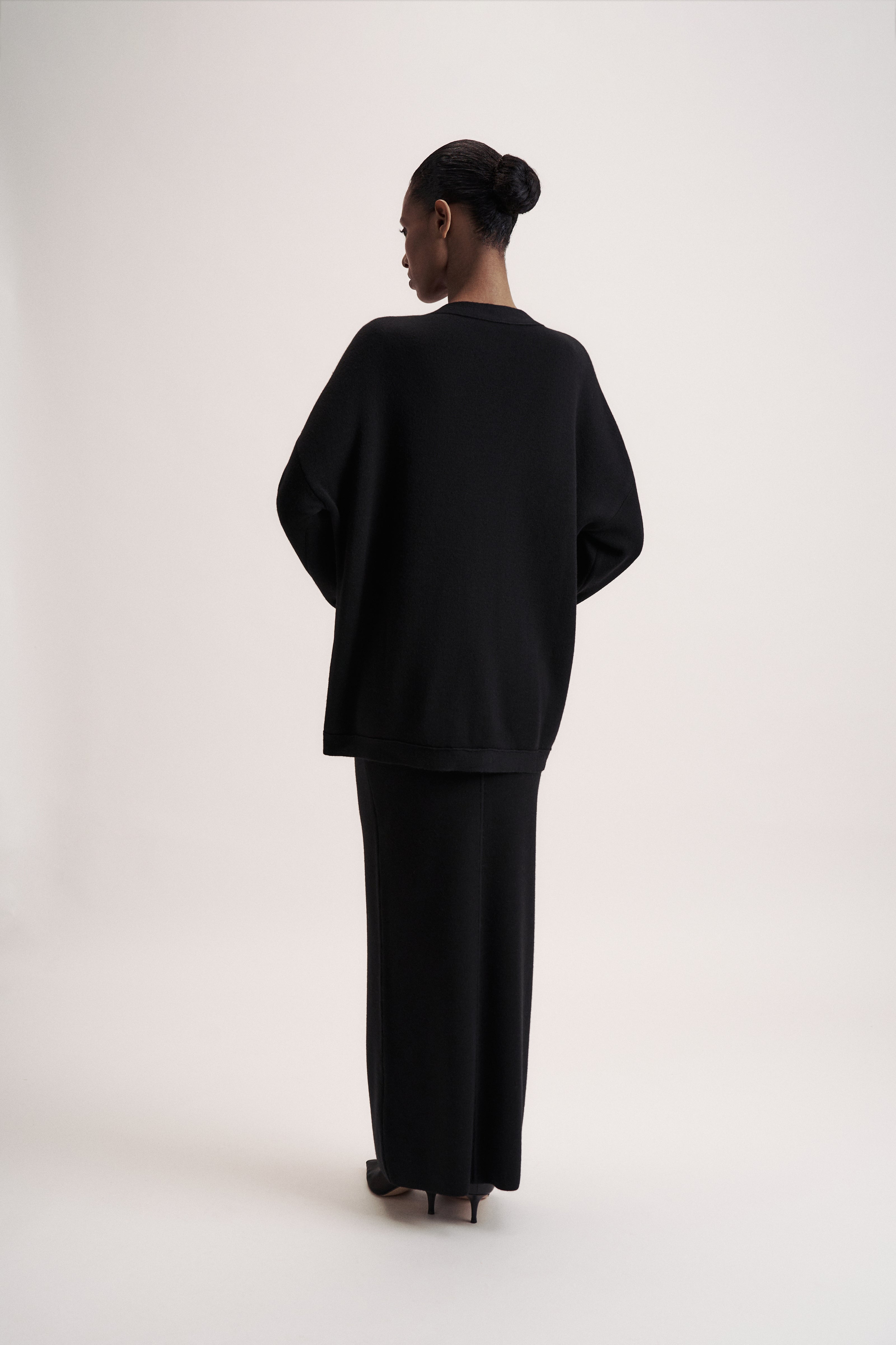 LEO merino wool cardigan with pockets, black