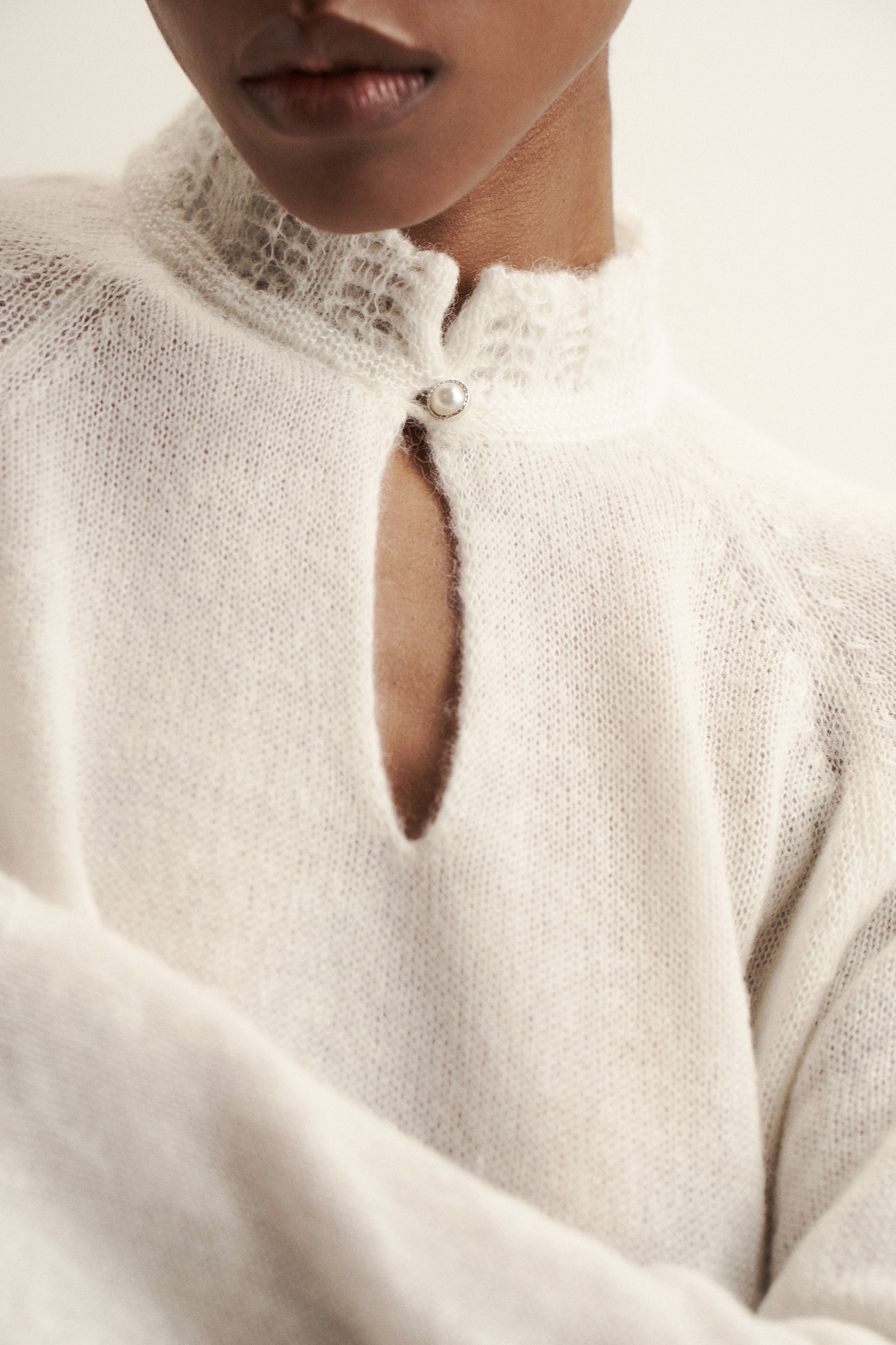 DIORA alpaca scallop-trim jumper, milk