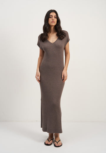 PALOMA merino wool dress with side vents, mocha